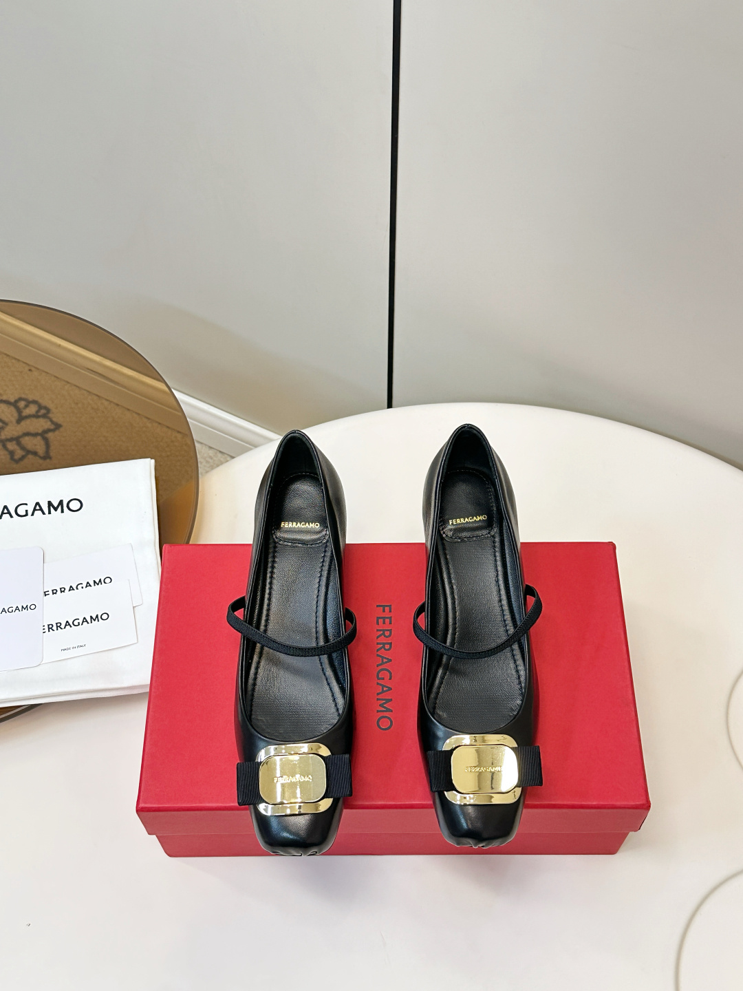 Ferragamo ​​Ferragamo 玛丽珍粗跟单鞋
