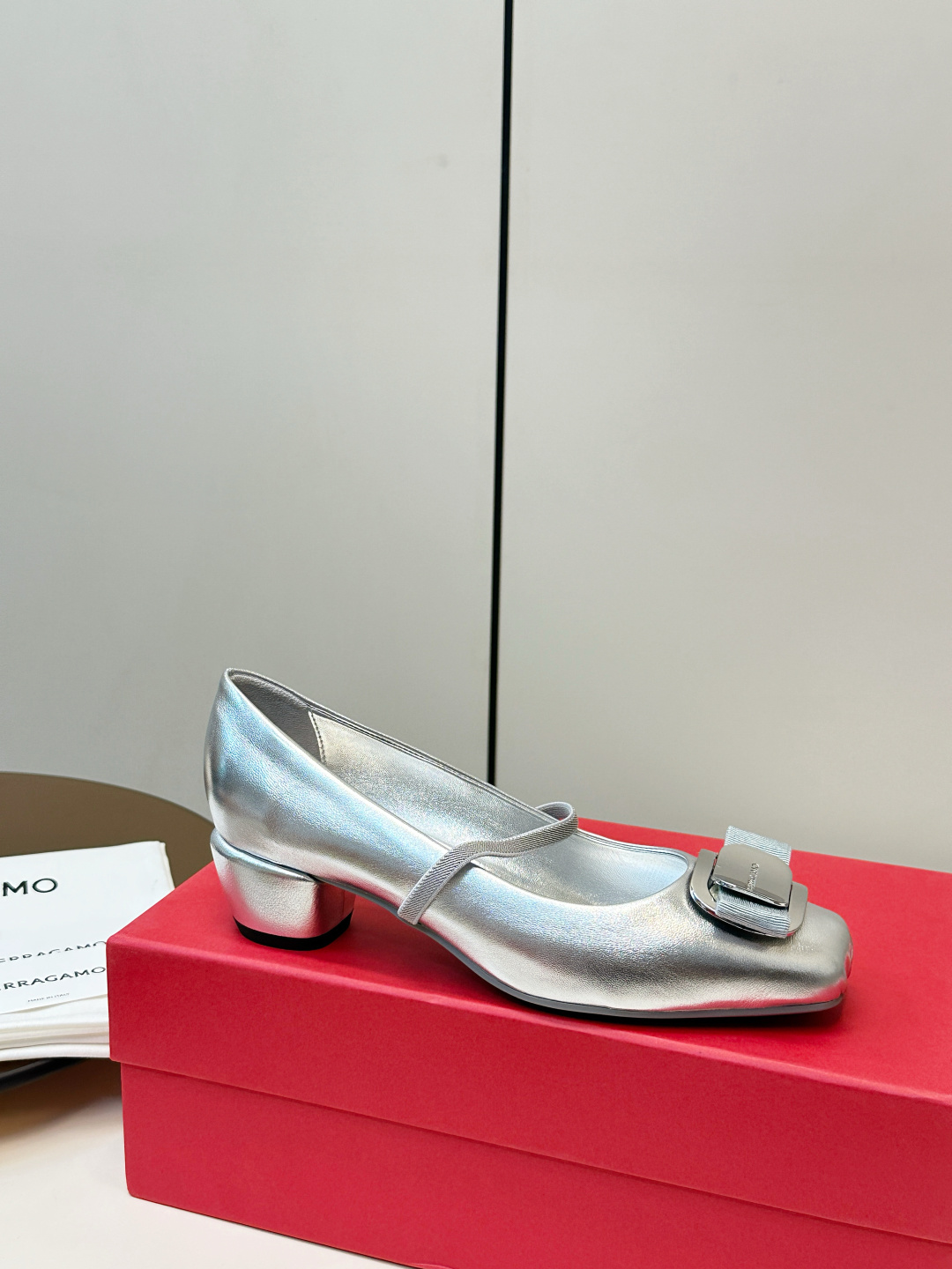 Ferragamo ​​Ferragamo 玛丽珍粗跟单鞋