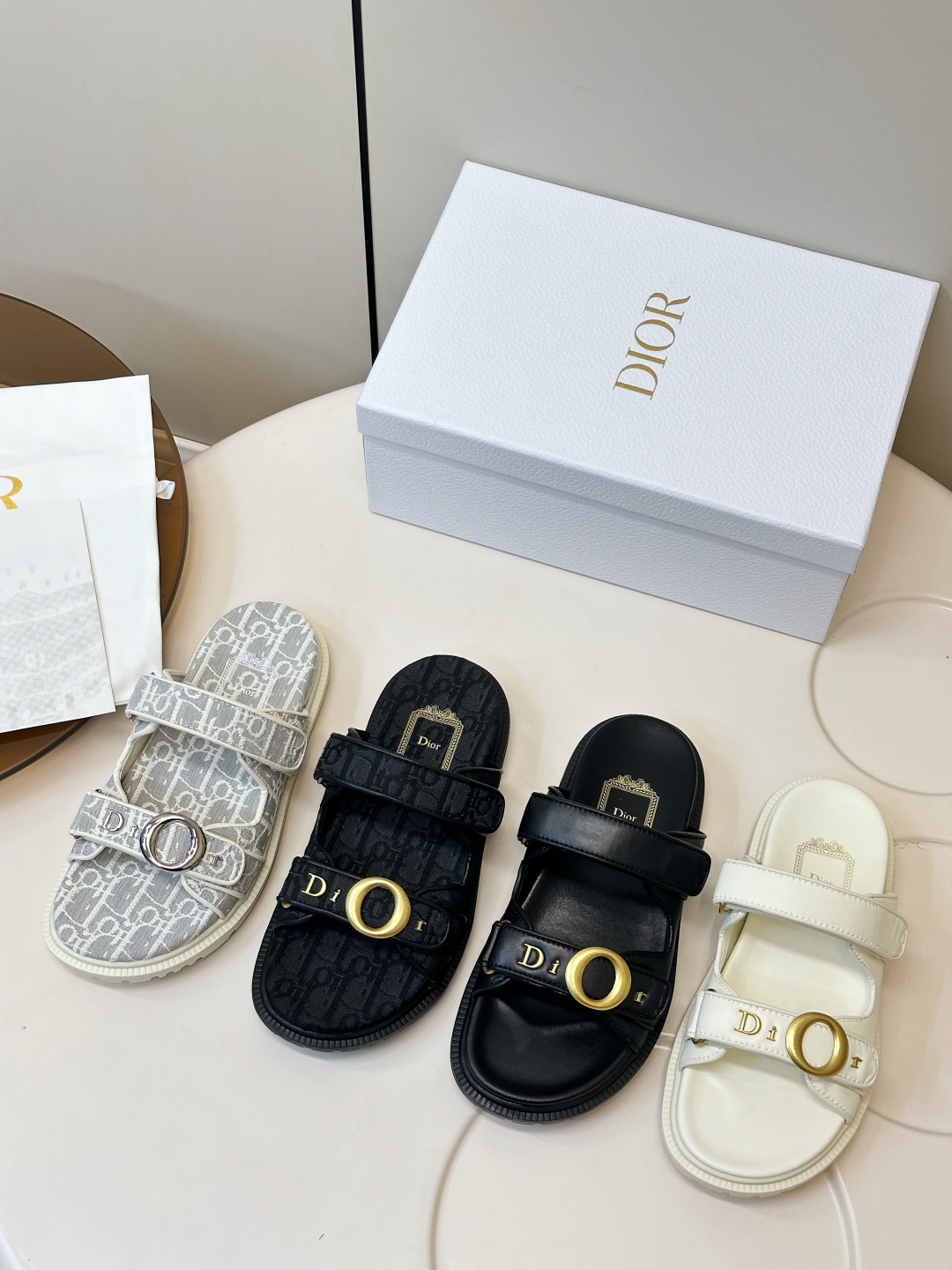 ​​Zapatillas de playa Dior con suela gruesa y velcro 4️⃣color✔️✔️✔️