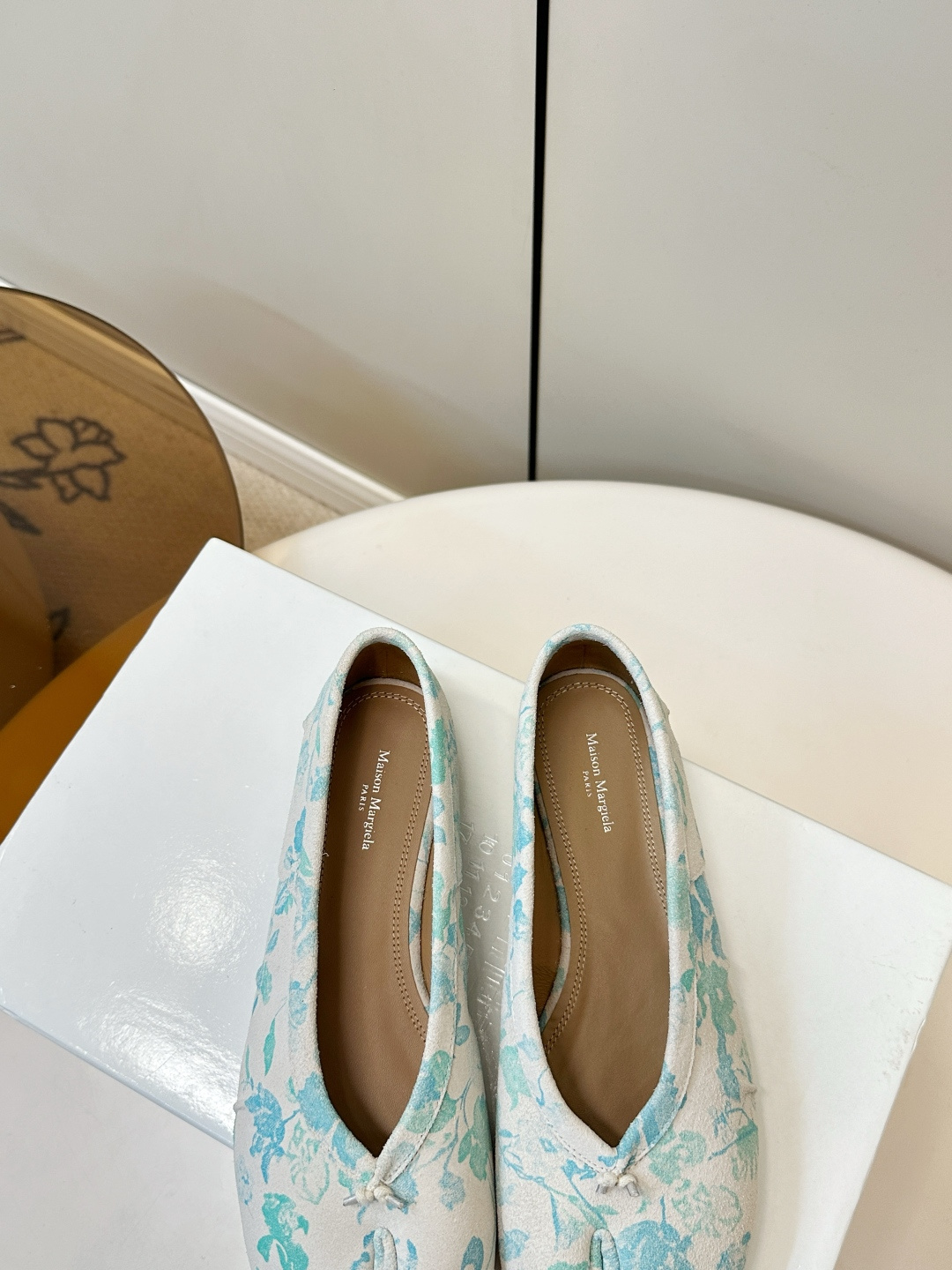 Maison Margiela Maison Margiela Tabi 系列分趾鞋全新配色上架