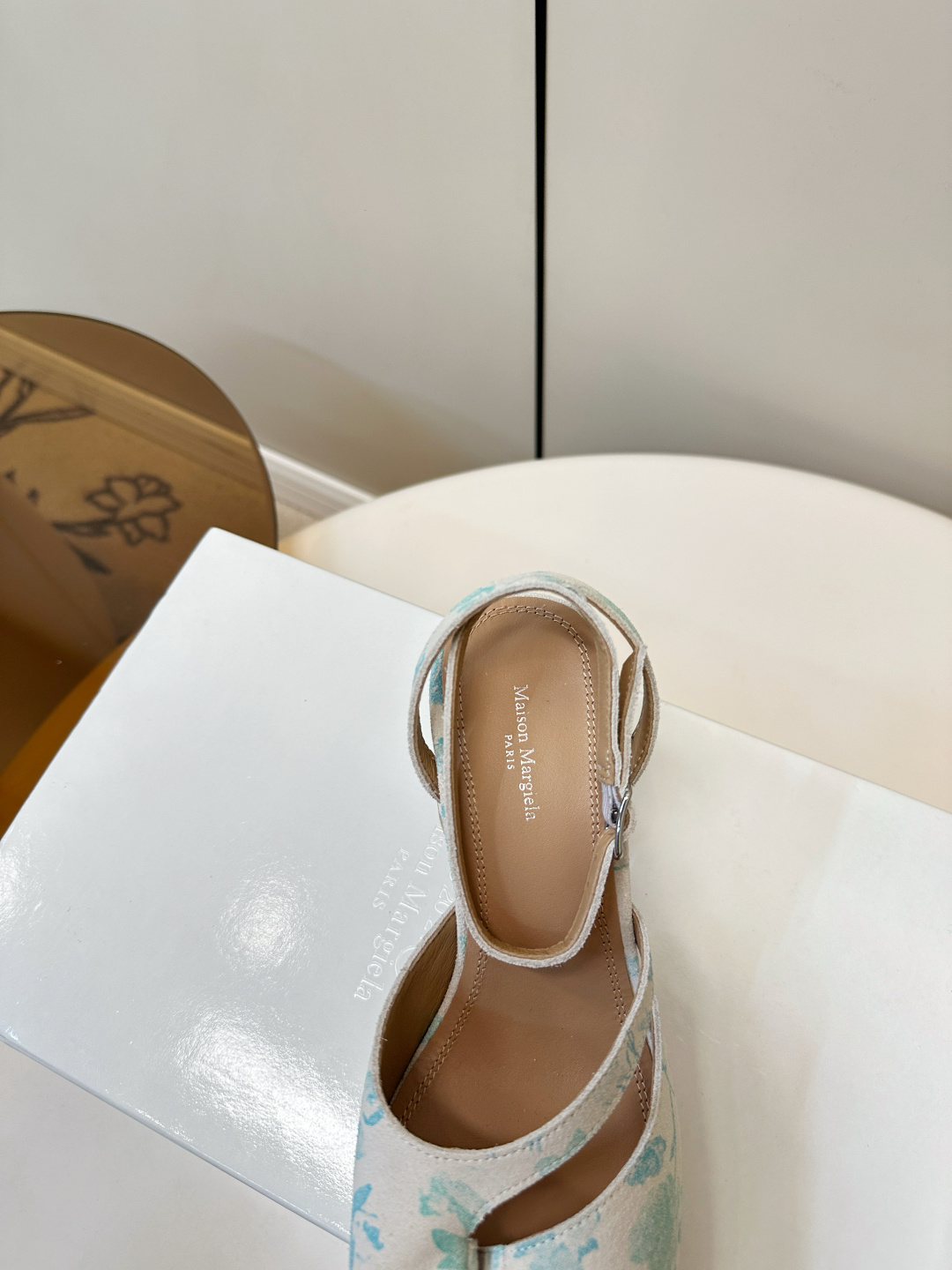 Maison Margiela Maison Margiela Tabi 系列分趾鞋全新配色上架