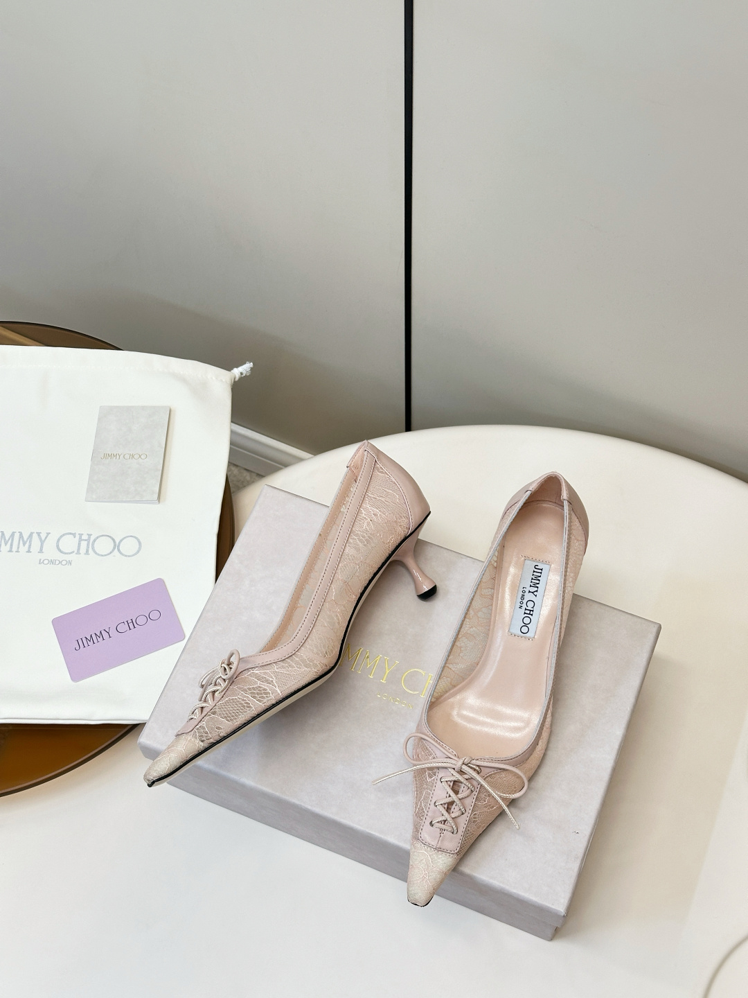 Jimmy Choo ​​Jimmy Choo 蕾丝系带高跟鞋​​