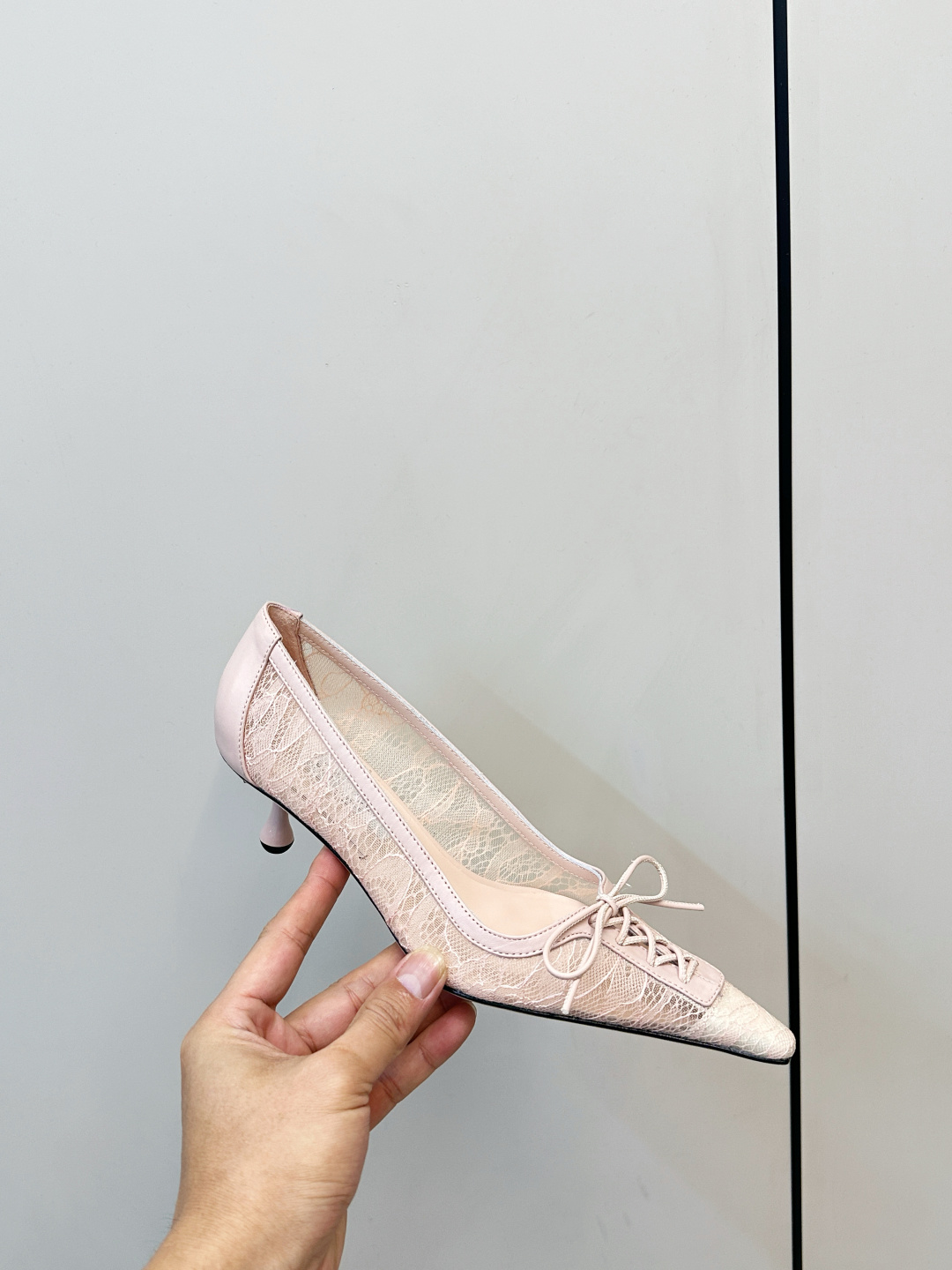 Jimmy Choo ​​Jimmy Choo 蕾丝系带高跟鞋​​