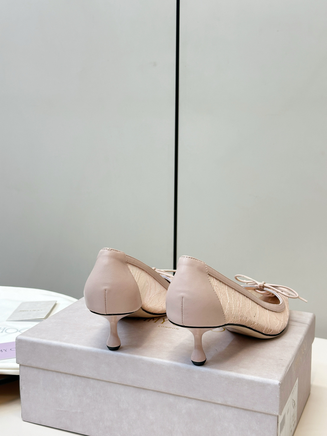 Jimmy Choo ​​Jimmy Choo 蕾丝系带高跟鞋​​