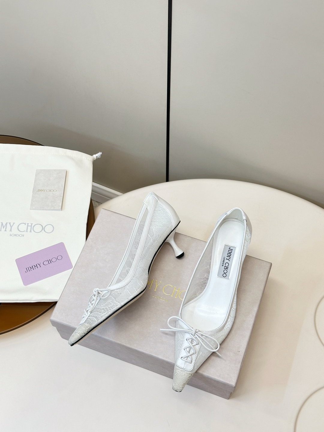 Jimmy Choo ​​Jimmy Choo 蕾丝系带高跟鞋​​