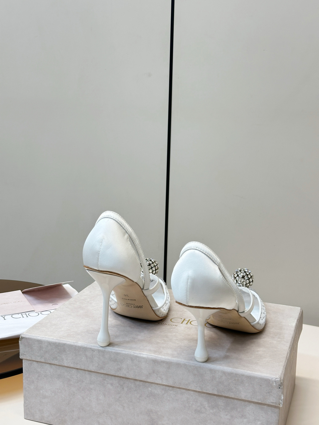 Jimmy Choo ​​Jimmy Choo 网纱烫钻高跟鞋​​