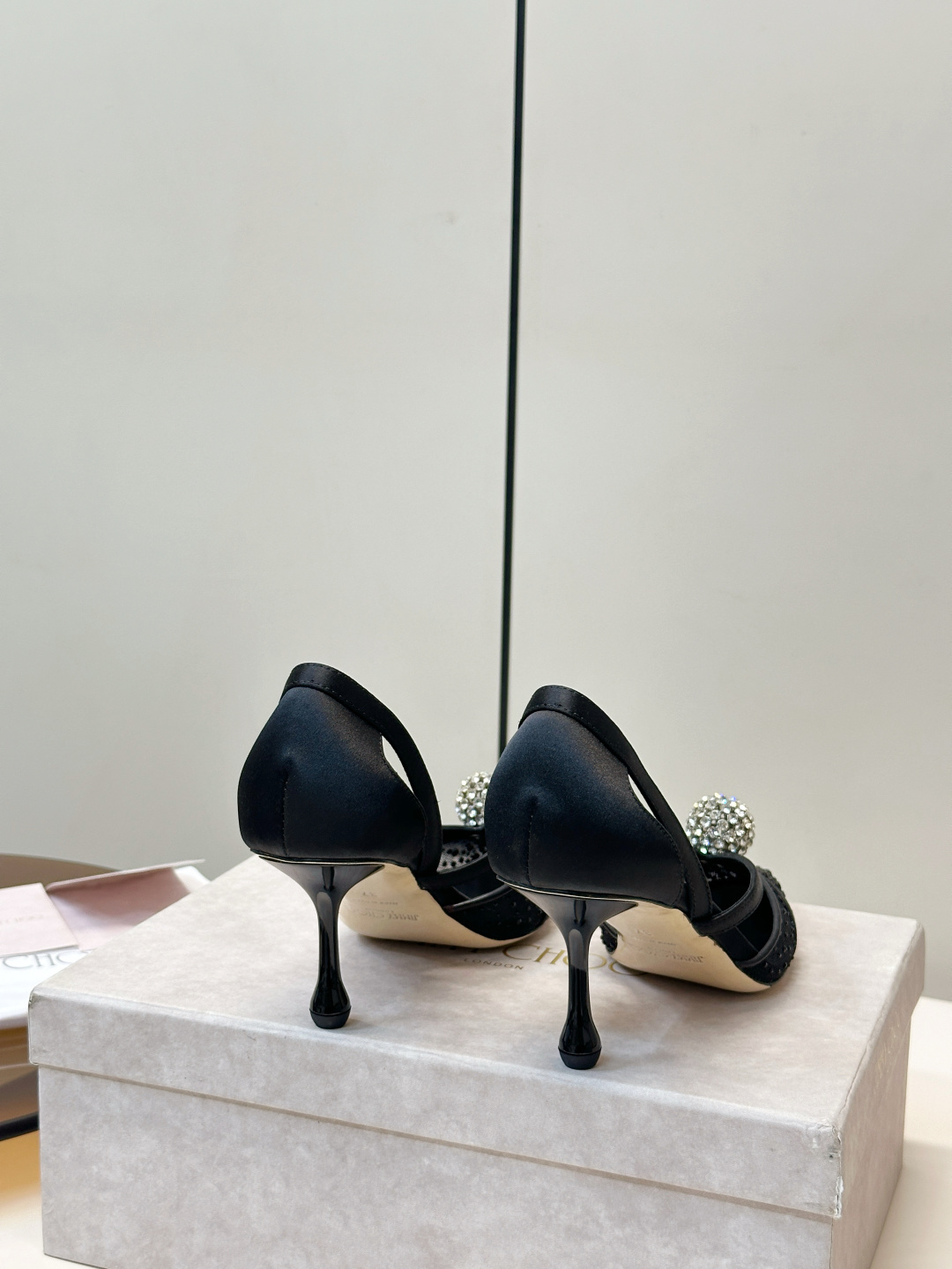 Jimmy Choo ​​Jimmy Choo 网纱烫钻高跟鞋​​