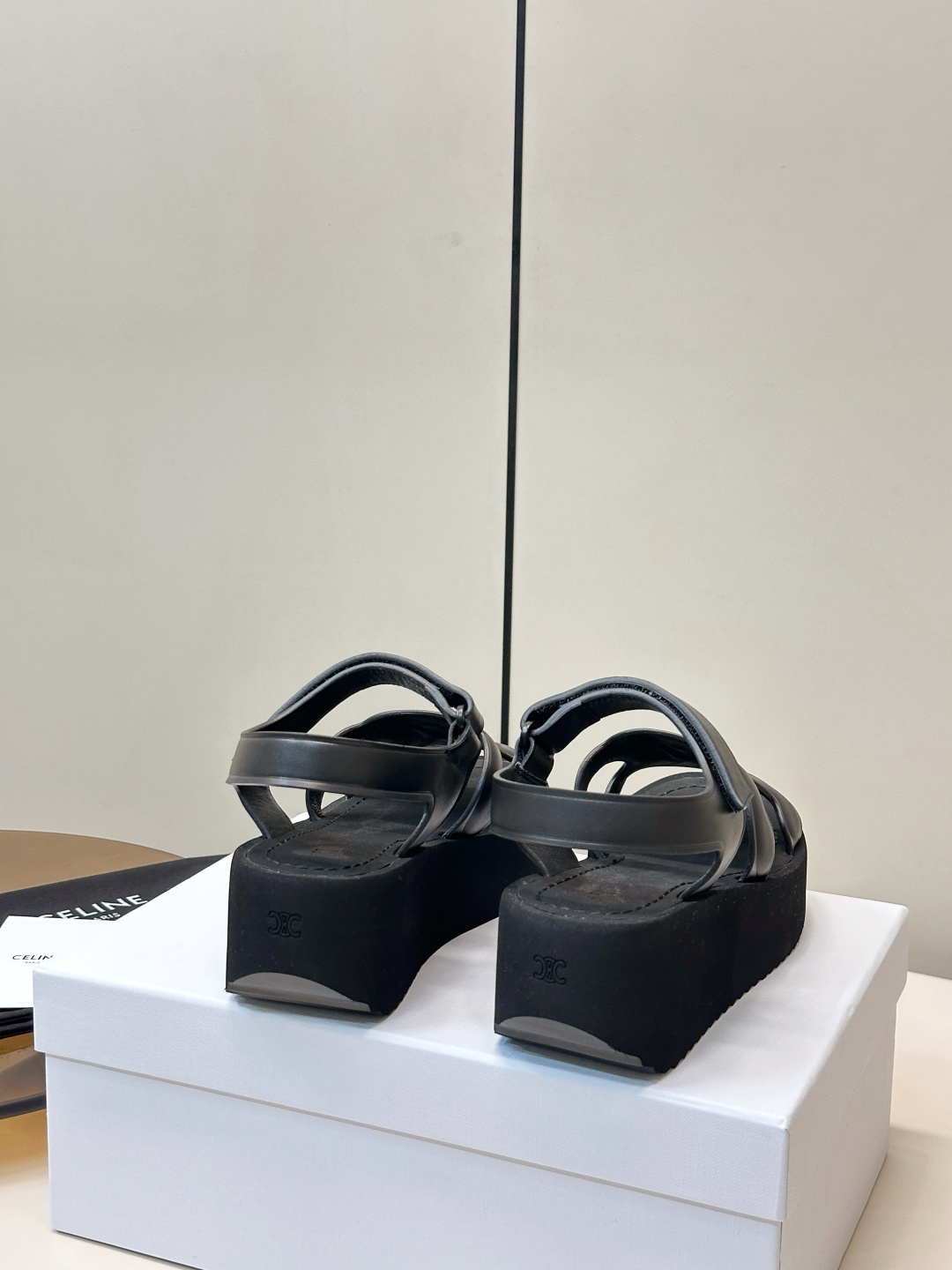 Celine CELINE 凯旋门厚底魔术贴凉鞋