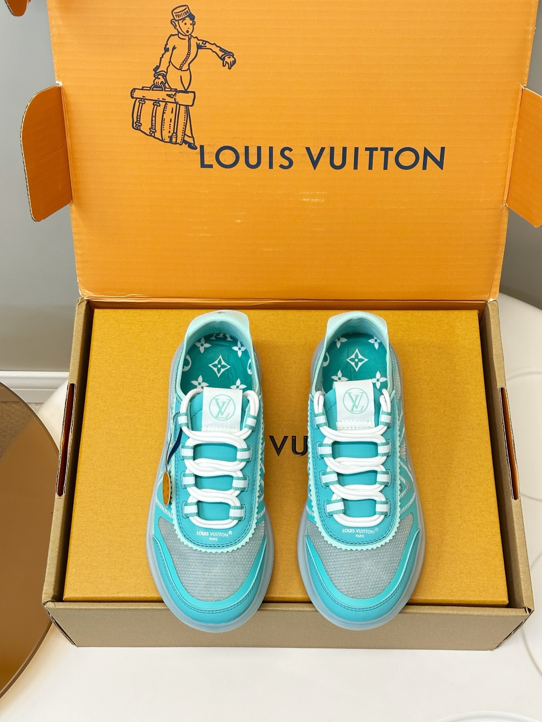 Louis Vuitton Sneakers