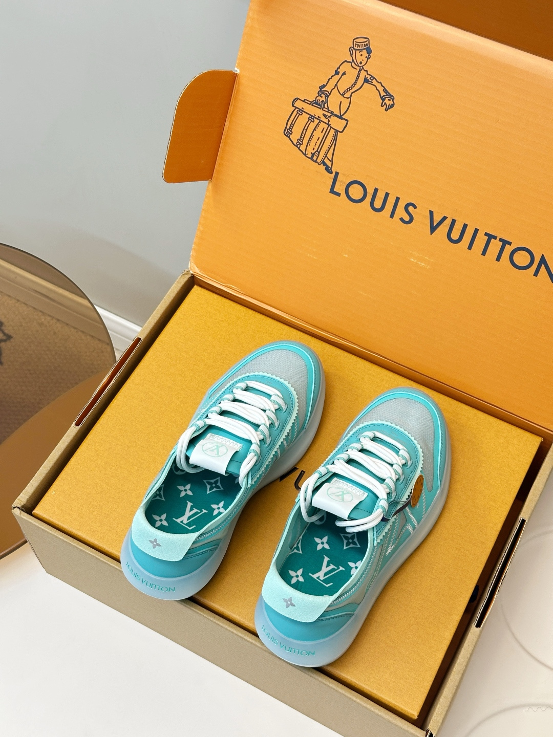 Louis Vuitton Sneakers