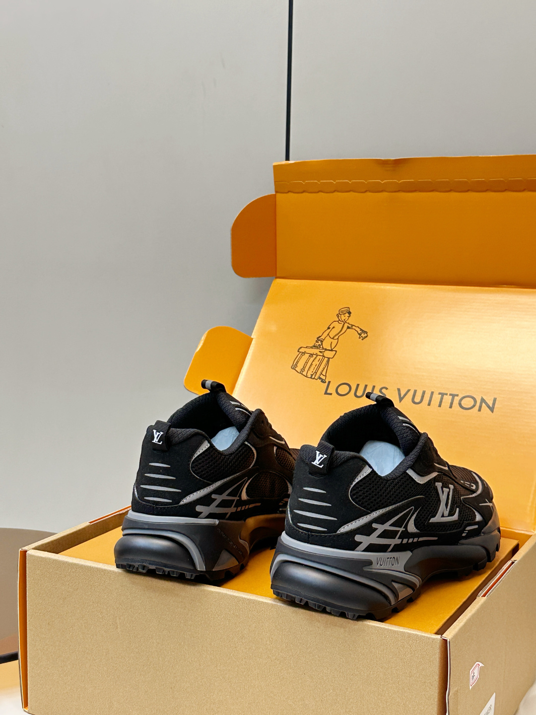 Louis Vuitton Sneakers