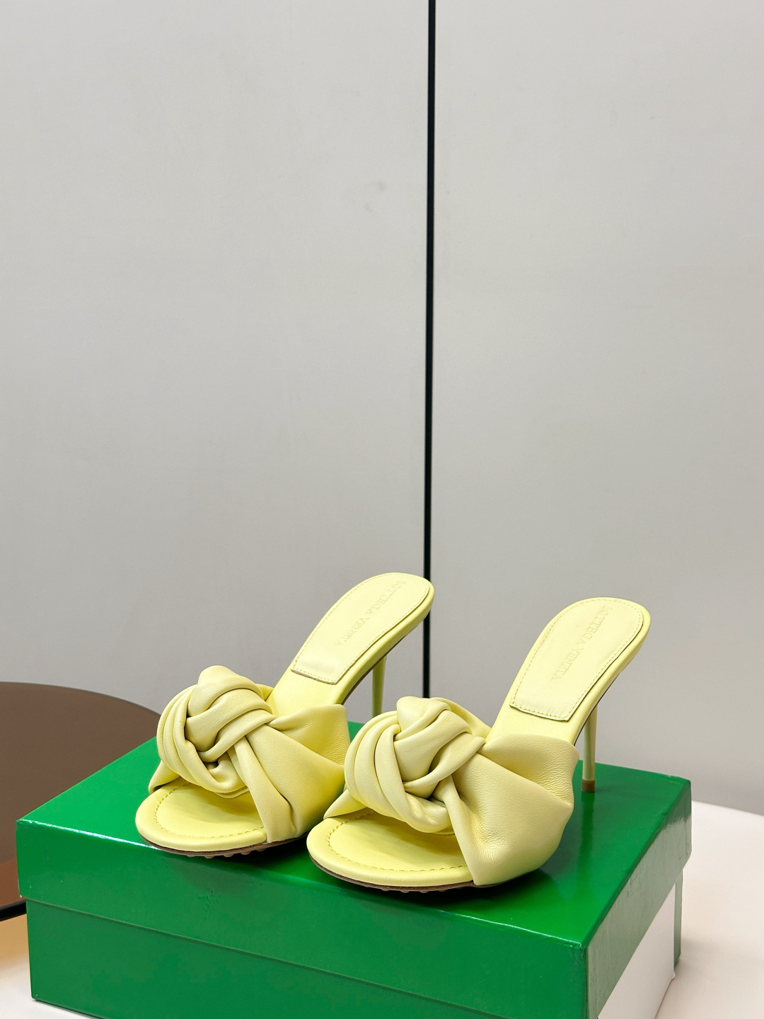 Bottega Veneta Slides