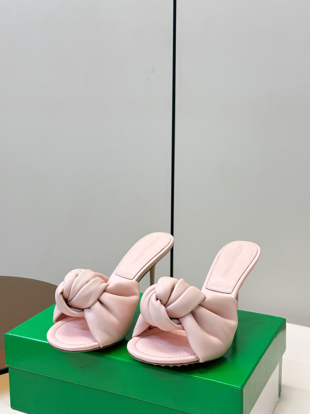 Bottega Veneta Slides