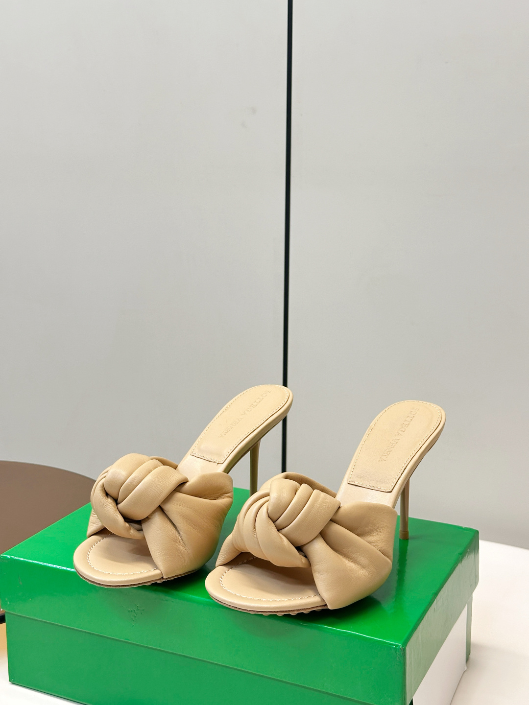 Bottega Veneta Slides
