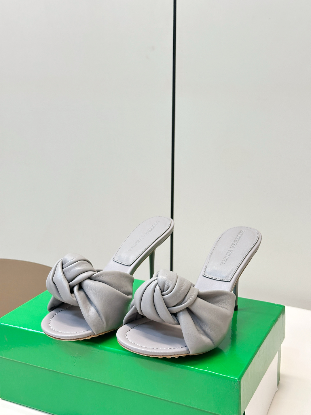 Bottega Veneta Slides