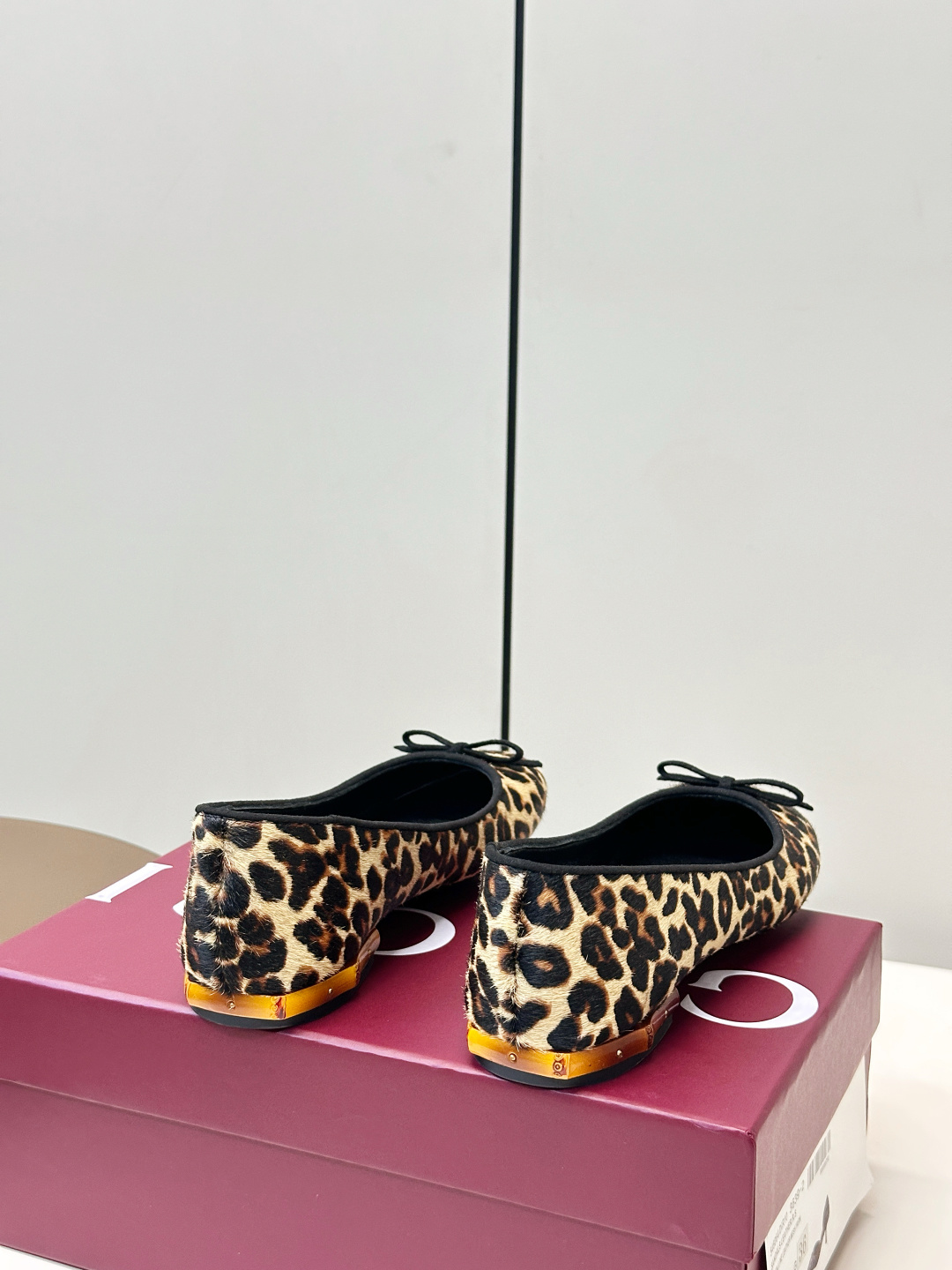 Gucci Women Shoes