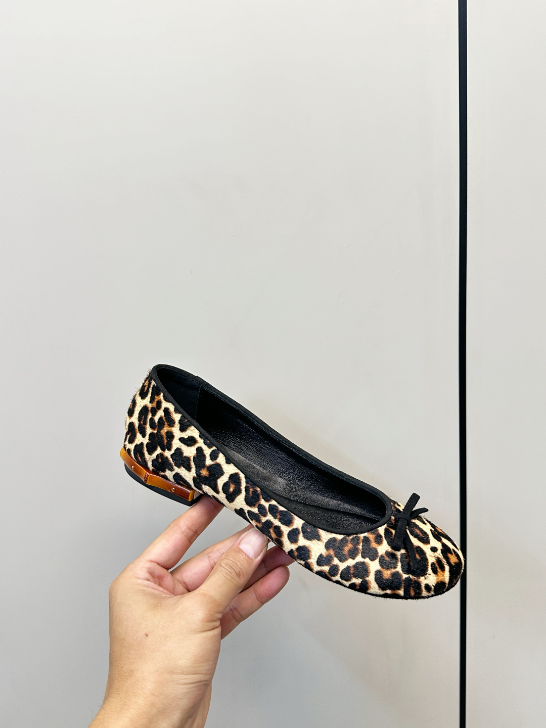 Gucci Women Shoes