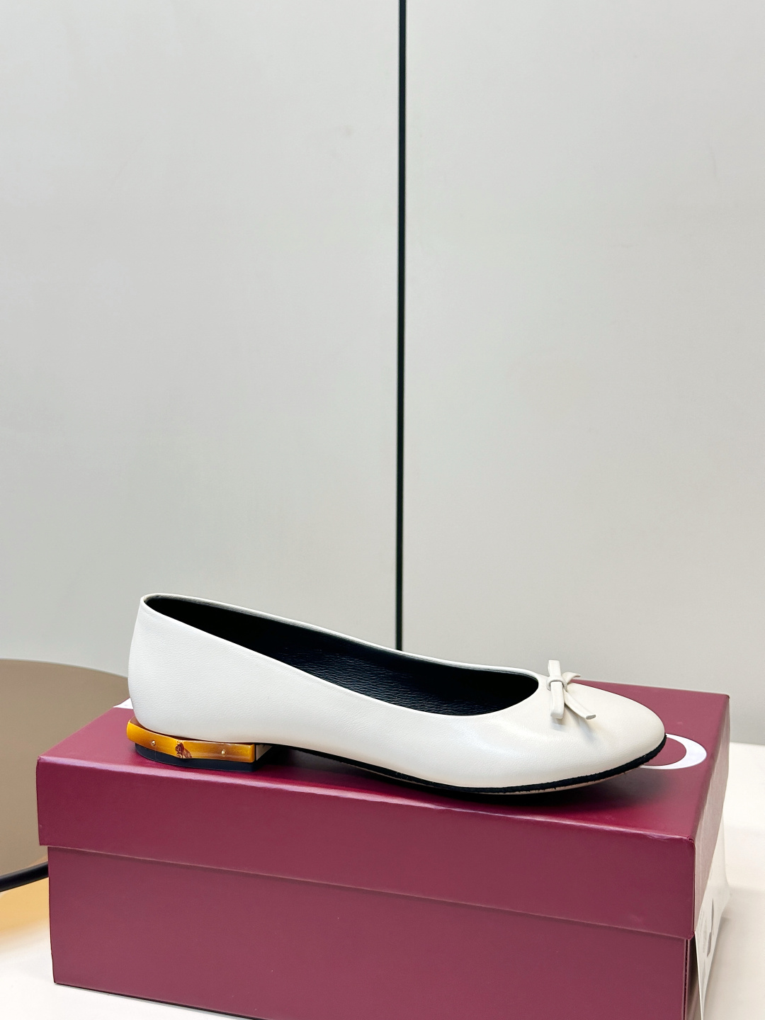 Gucci Women Shoes