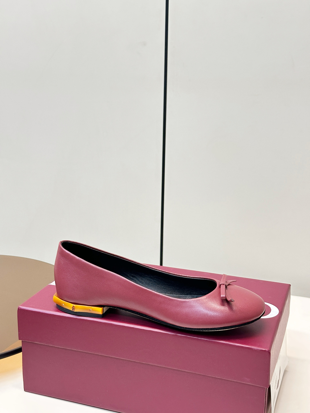 Gucci Women Shoes