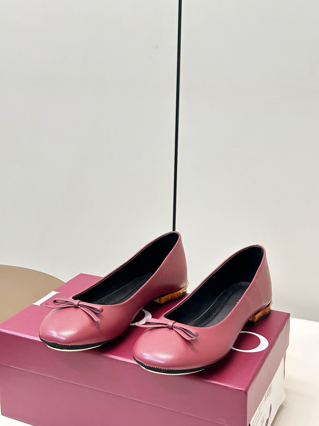 Gucci Women Shoes