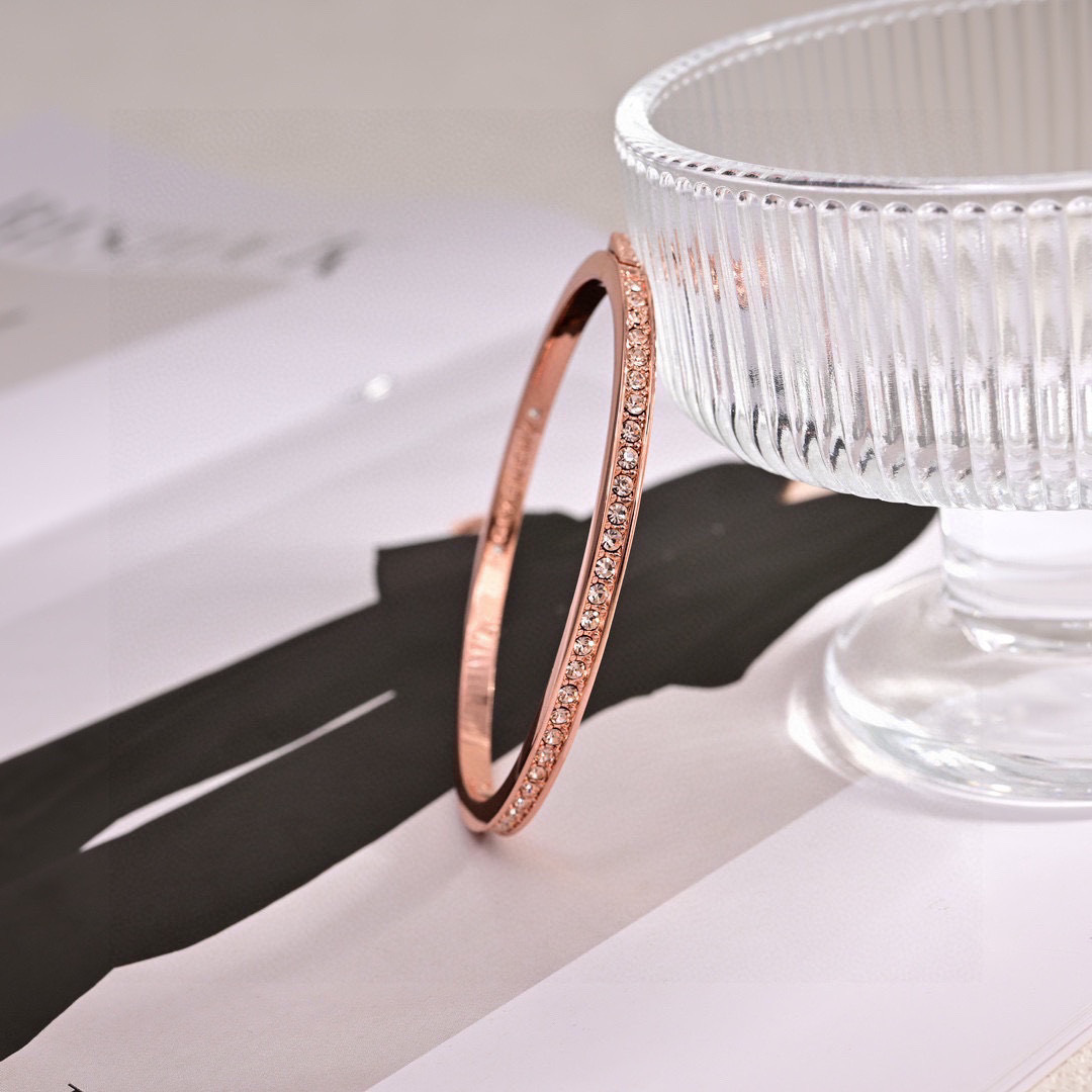 Givenchy Sanskrit Symbolizes Love and Elegance with Infinite Airy Design.