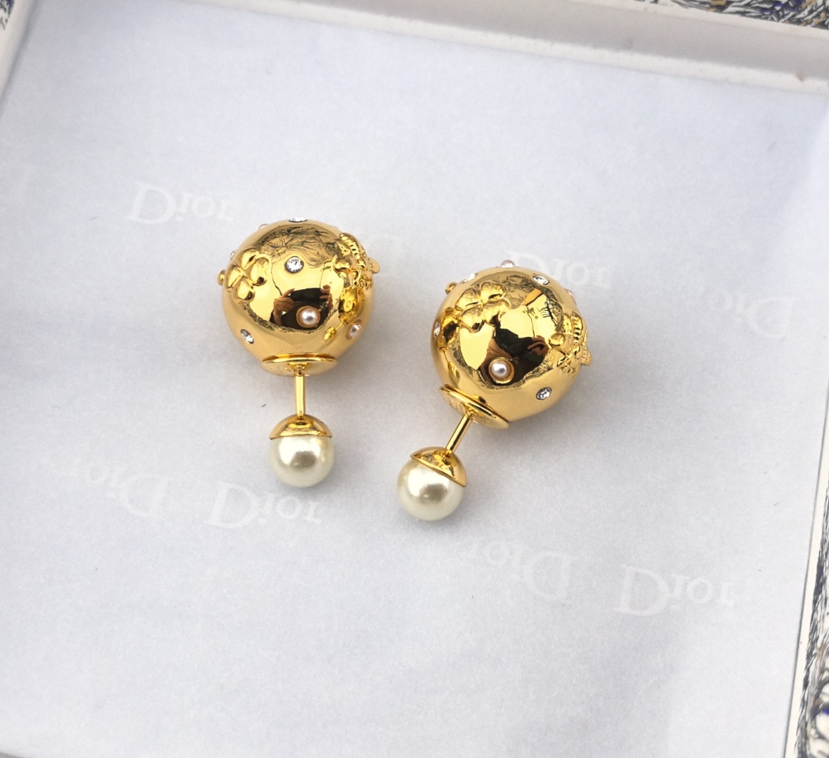 Dior Tribales Earrings Gold Finish Metal and White Resin Pearls, Stud Earrings 6 cmp a1743081257769 6350