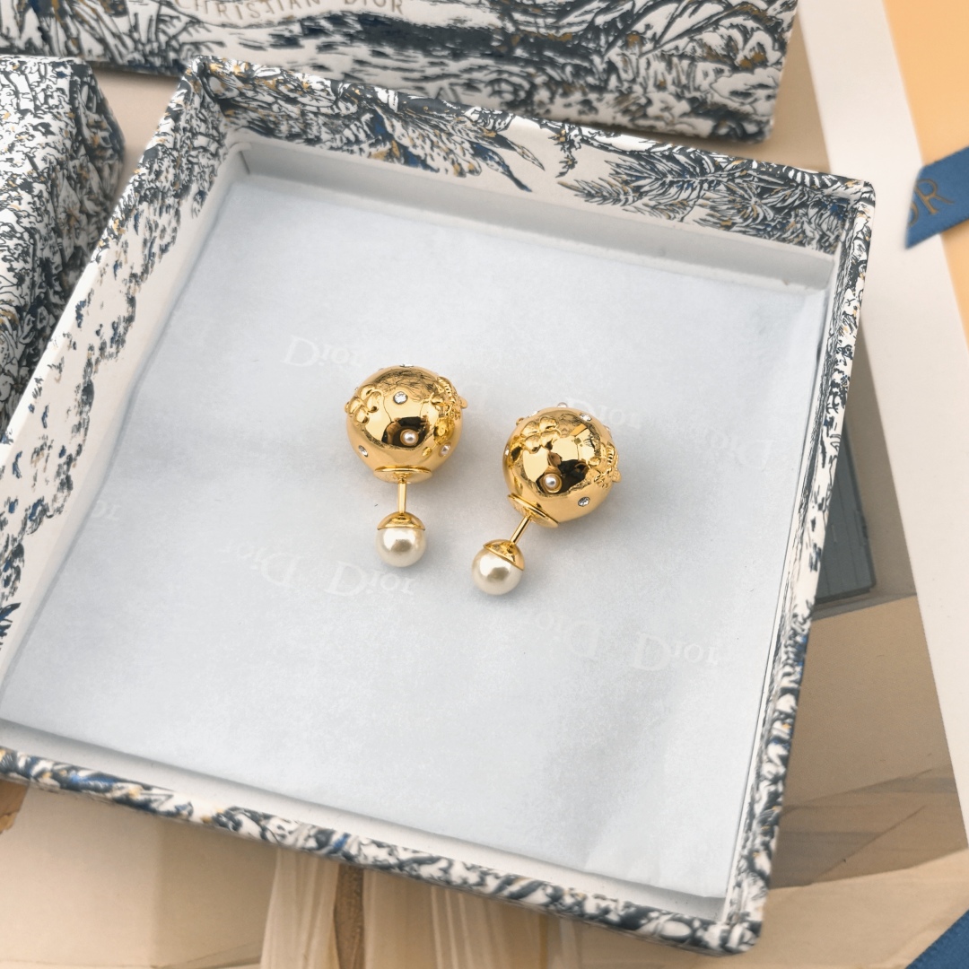 Dior Tribales Earrings Gold Finish Metal and White Resin Pearls, Stud Earrings 9 cmp a1743081262856 5168