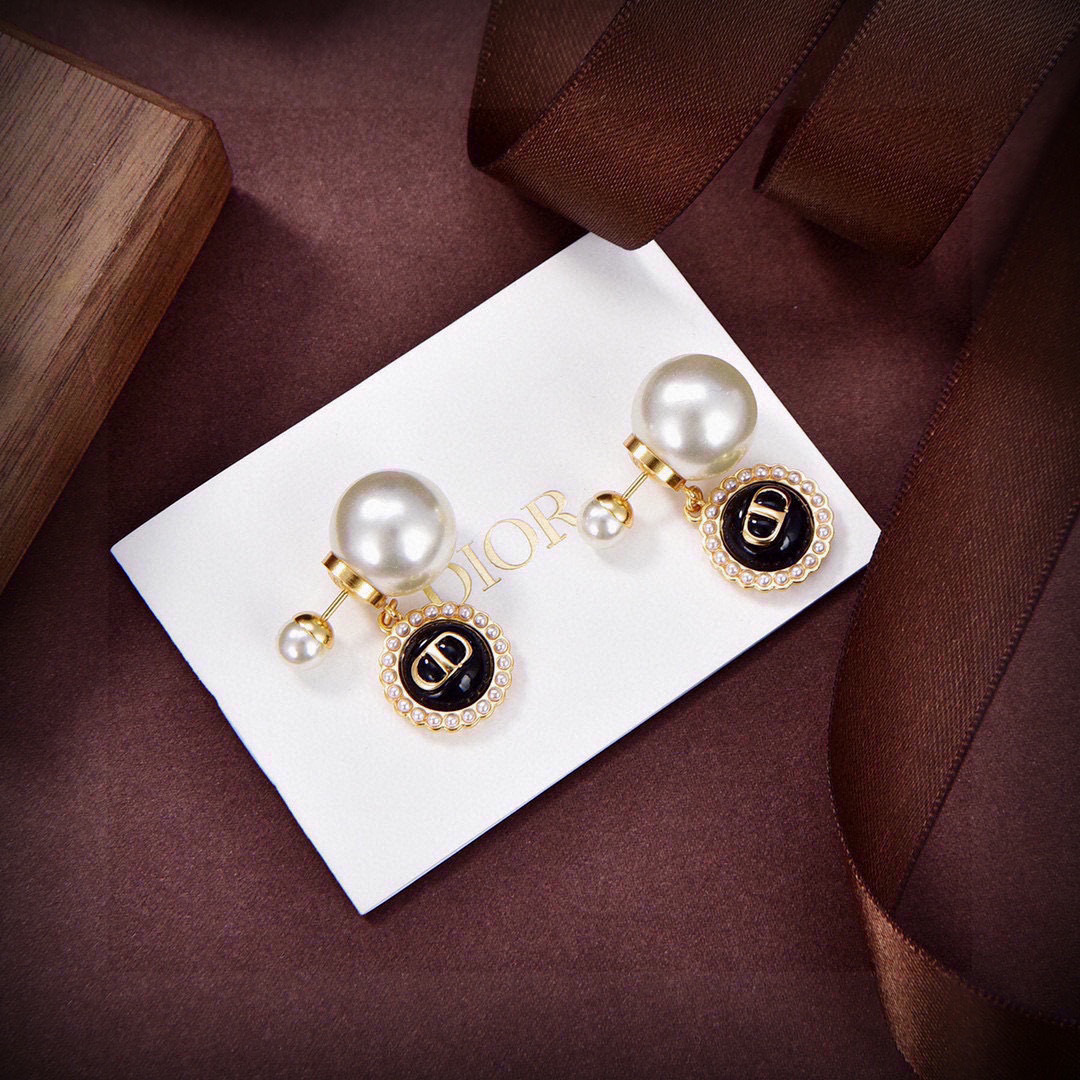Dior Tribales Pearl Earrings,Gold Finish Metal, White Resin Pearls 9 cmp i1743221223257 7411 0 7