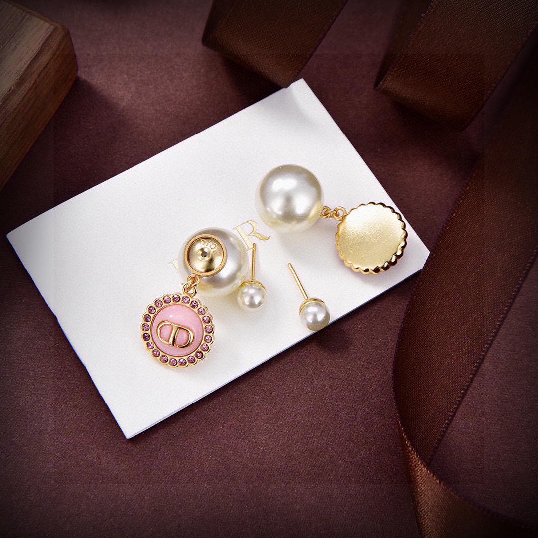 Dior Tribales Pearl Earrings,Gold Finish Metal, White Resin Pearls 10 cmp i1743221223651 4409 0 8