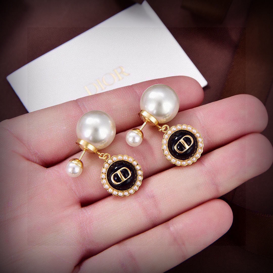 Dior Tribales Pearl Earrings,Gold Finish Metal, White Resin Pearls 6 cmp i1743221223652 5979 0 4