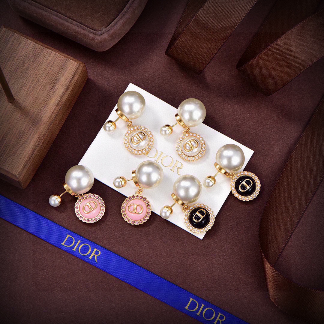 Dior Tribales Pearl Earrings,Gold Finish Metal, White Resin Pearls 2 cmp i1743221223653 5001 0 0