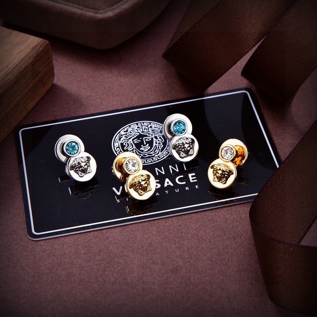Versace-inspired Golden Ear Nails and Maze Design – 192 Van Sage Collection Highlights - 图片 1