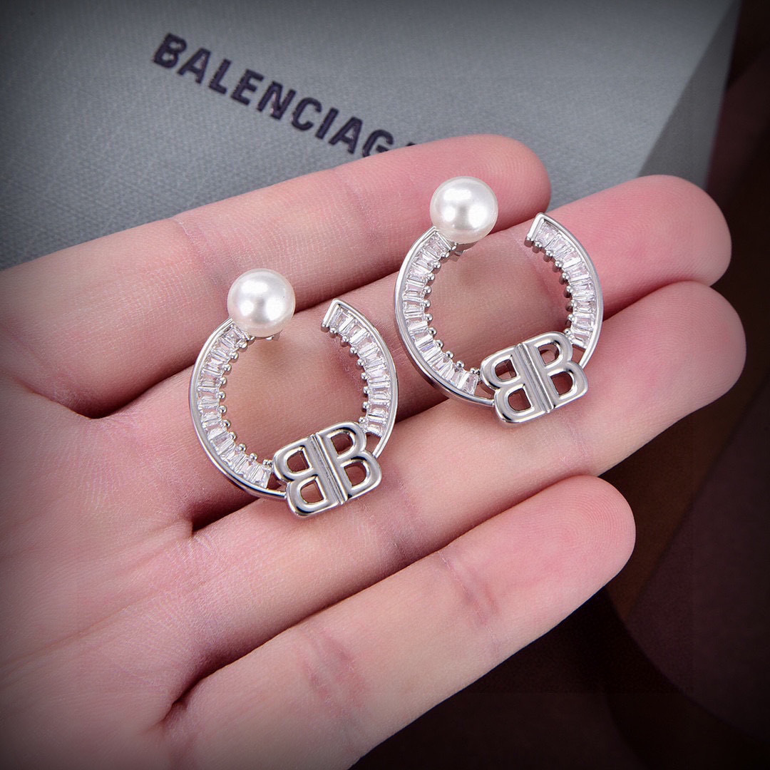 p53❤️原单货🔹🔹新品 巴黎世家 Balenciaga 新款耳环🔹专柜一致黄铜材质电镀18k金 火爆款出货 设计独特 前卫 美女必备
