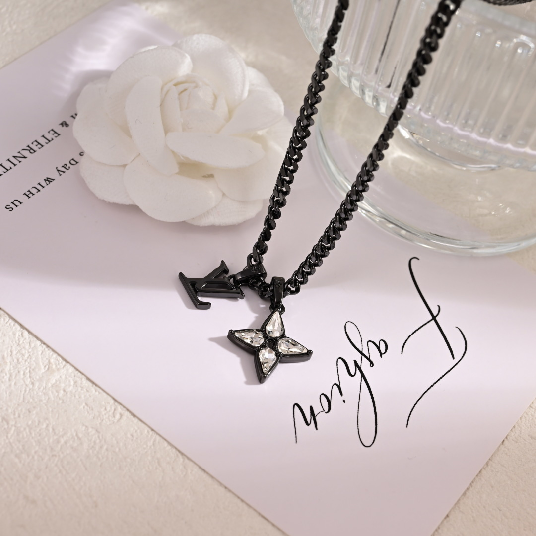 💰238👌美毙了✨✨LV 路易威登 字母 项链 高端 定制原版🌹🌹厚金电镀  优雅知性💐 大气上档次 百搭款式 👑简直美的不能再美了🎉🎉实拍高品质