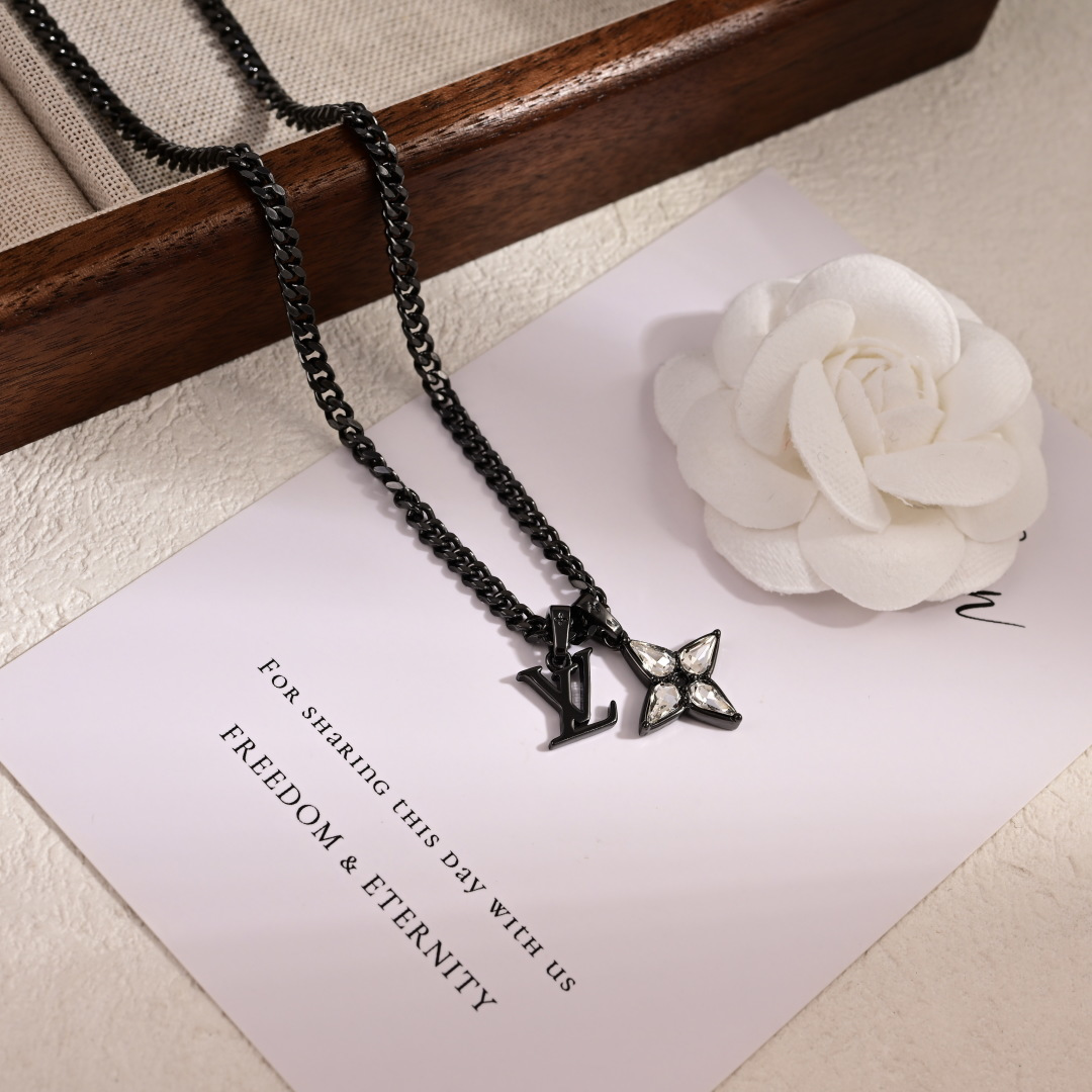 💰238👌美毙了✨✨LV 路易威登 字母 项链 高端 定制原版🌹🌹厚金电镀  优雅知性💐 大气上档次 百搭款式 👑简直美的不能再美了🎉🎉实拍高品质