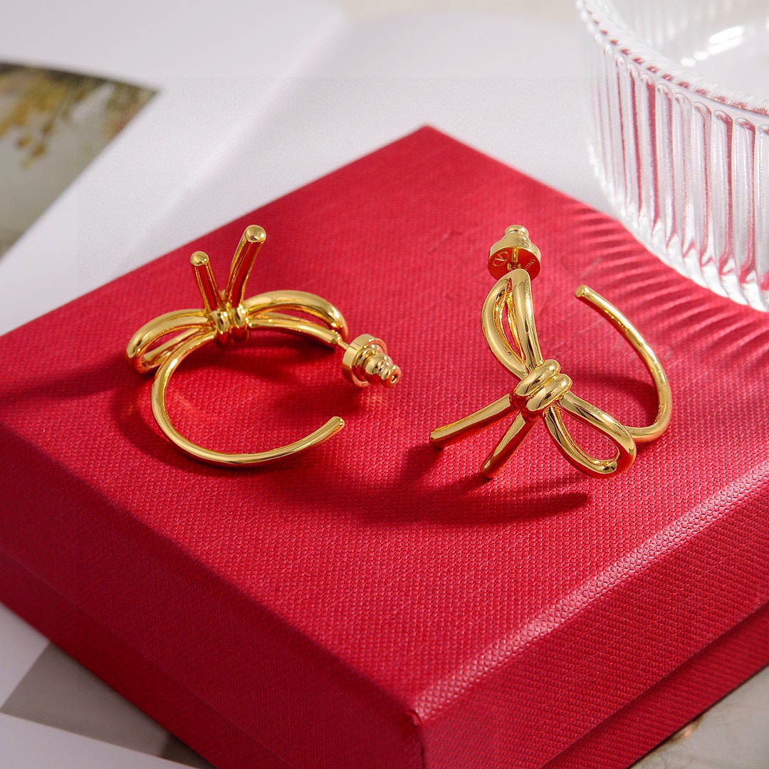 Introducing Butterfly’s Earrings Network: Fashion, Nails, Cash, Money – All-in-One Platform - 图片 3