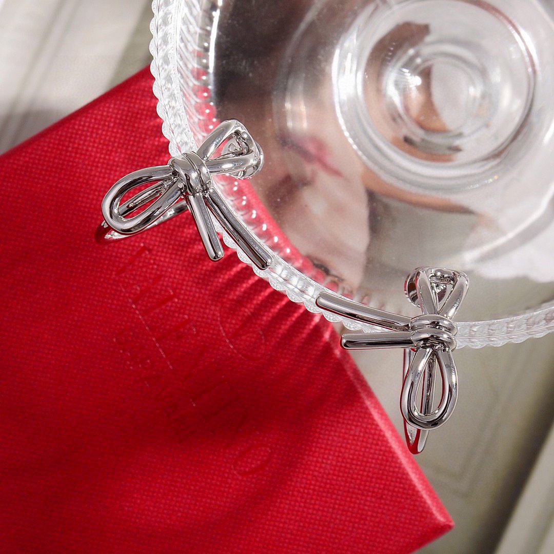 Introducing Butterfly’s Earrings Network: Fashion, Nails, Cash, Money – All-in-One Platform - 图片 6