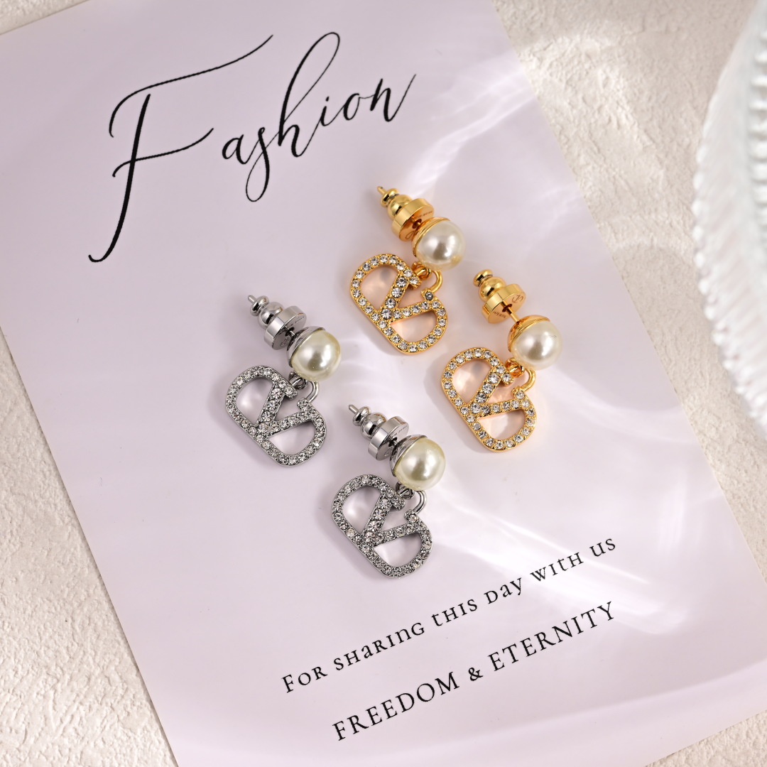 Valentino VLTN Earrings, Pearl Drop Earrings, Fashionable Women's Earrings 1 cmp i1747714973569 5962 0 0