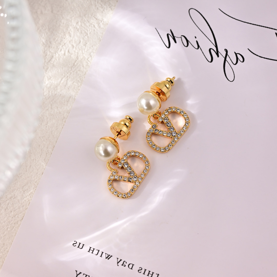 Valentino VLTN Earrings, Pearl Drop Earrings, Fashionable Women's Earrings 2 cmp i1747714973576 9098 0 1