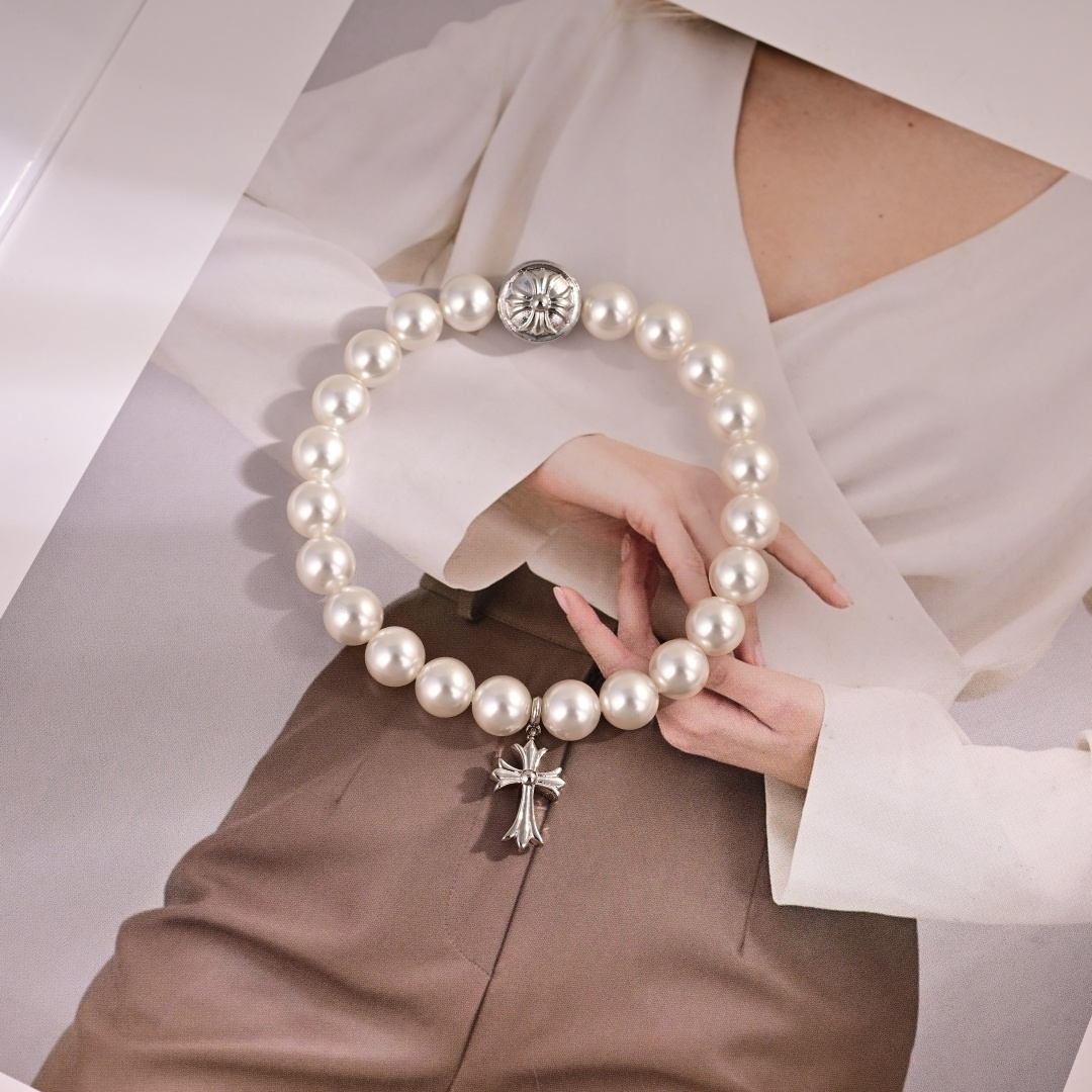 NO:588879,New Chrome Hearts, a must-have item for fashionistas [Seduce] Chrome Hearts Cross Bracelet. It’s so beautiful. Wearing it will blow up the whole street. Boutique jewelry, chrome hearts, bracelet19860909新品克罗心潮人必备单品[勾引]克罗心 十字架手链.太好看了 戴上它炸了整条街,饰品精品,chrome hearts,bracelet,Jewelry