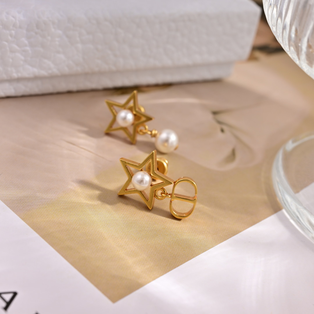 Elegantes Pendientes Dior con Estrella y Perla para un Toque de Glamour 5 cmp i1749007815681 8956 0 3