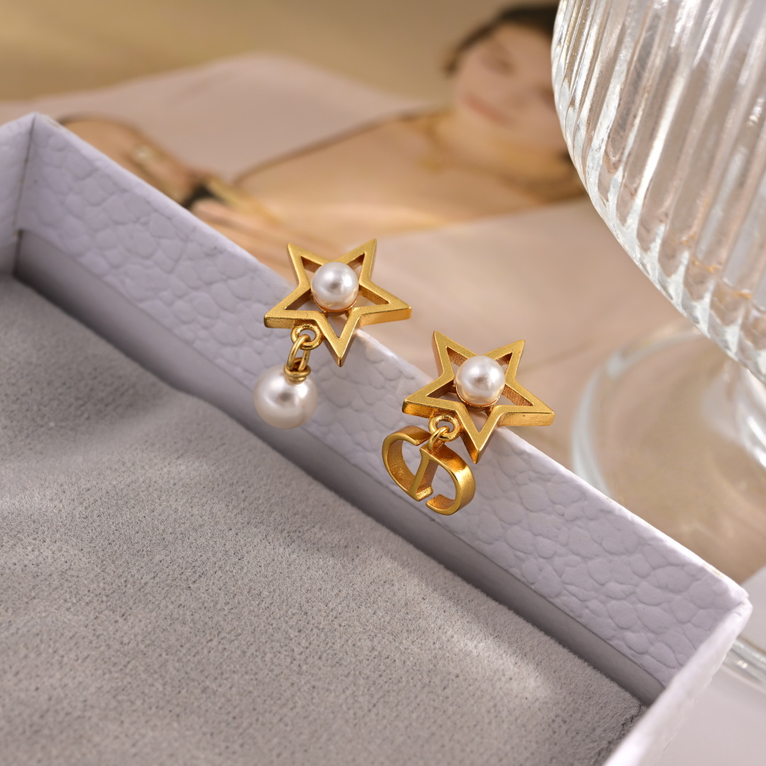 Elegantes Pendientes Dior con Estrella y Perla para un Toque de Glamour 7 cmp i1749007815682 1689 0 5