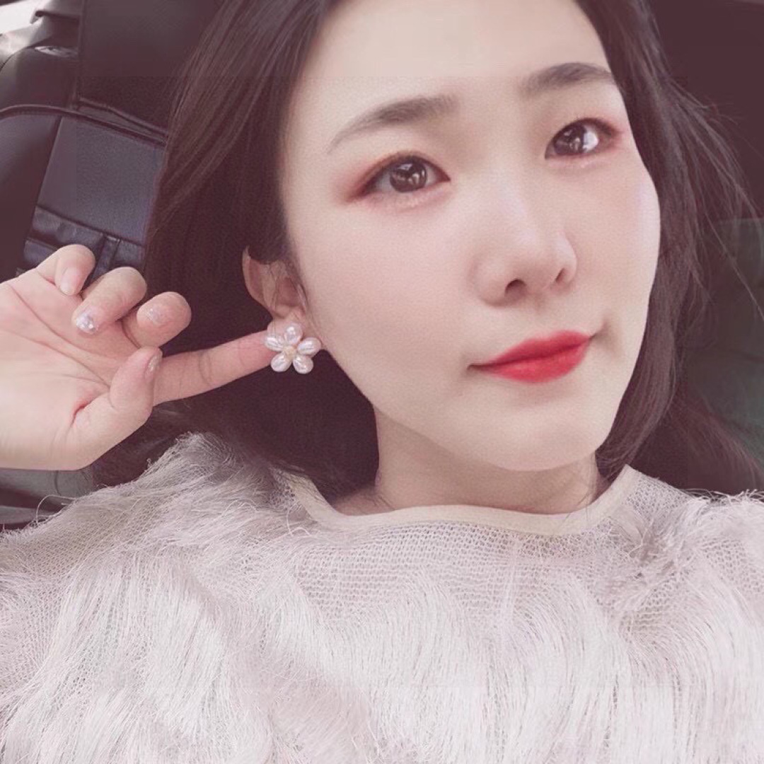 Unique Ear Nails: Celine’s Fresh Bouquet Design Subverts Traditional Earrings - 图片 7