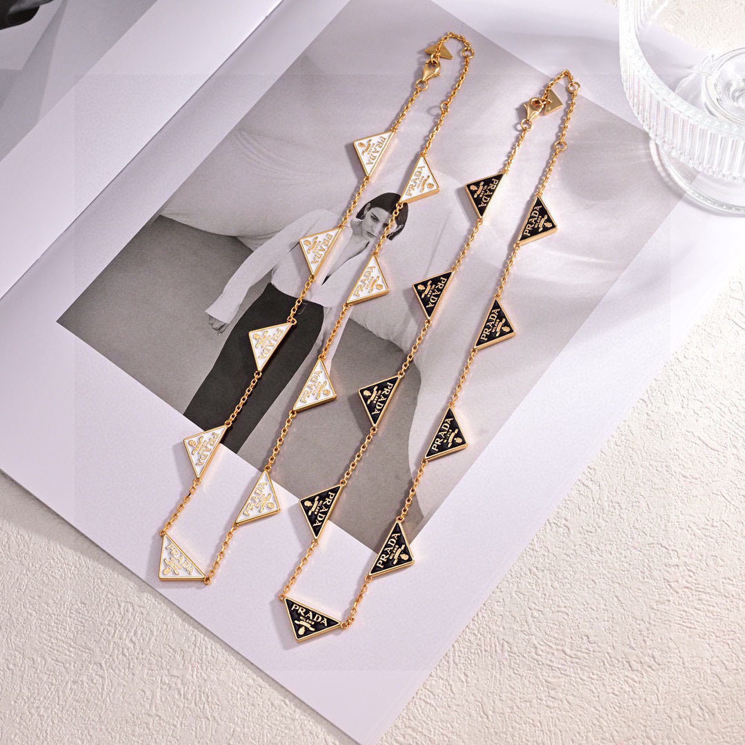 Heavy 320-Pound Platada Necklace with Triangle Pendant: New-Fired Design