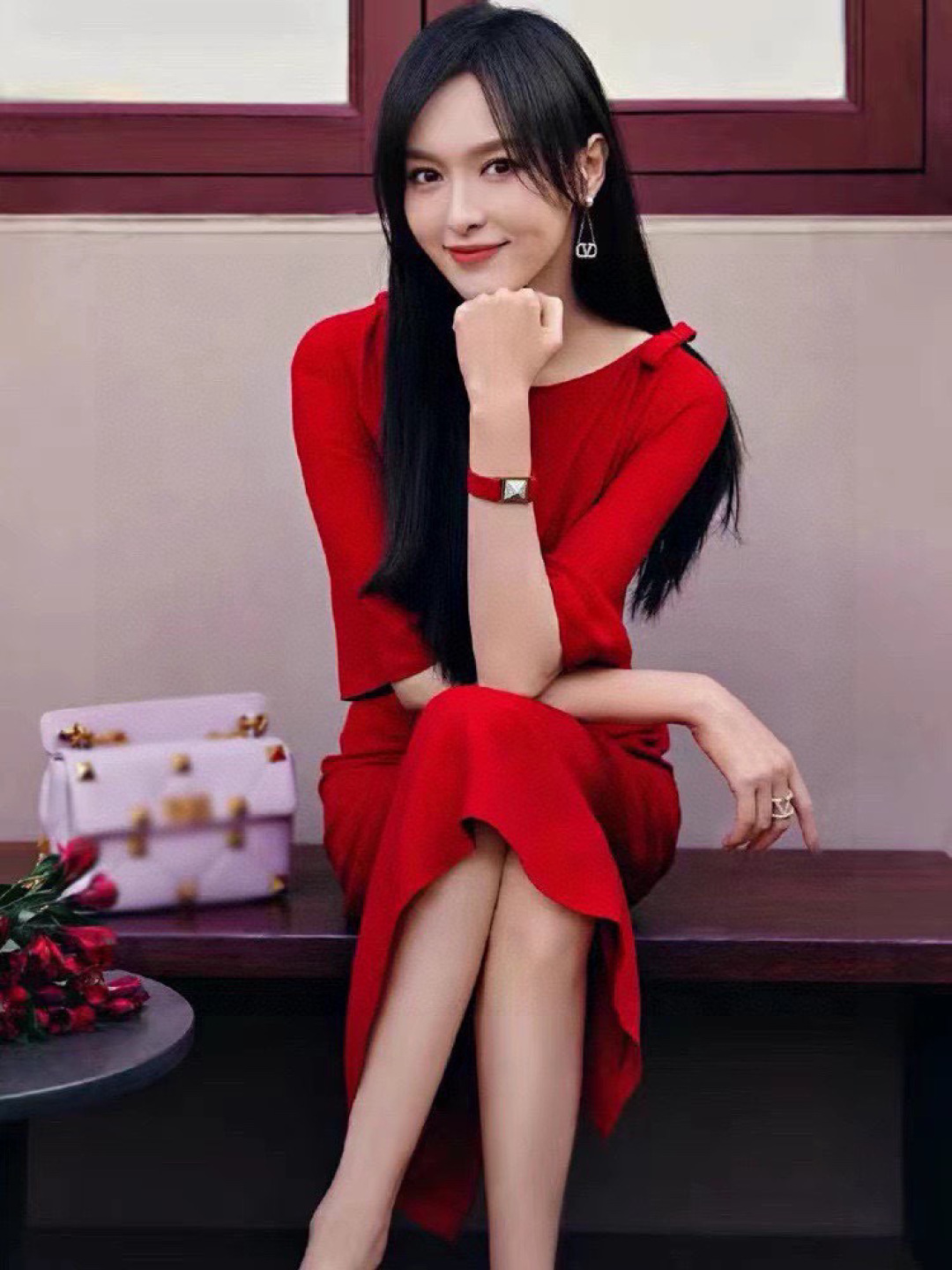 Luxury Earrings by Valentino Spark Interest with Flamboyant Design and High Price Tag - 图片 2