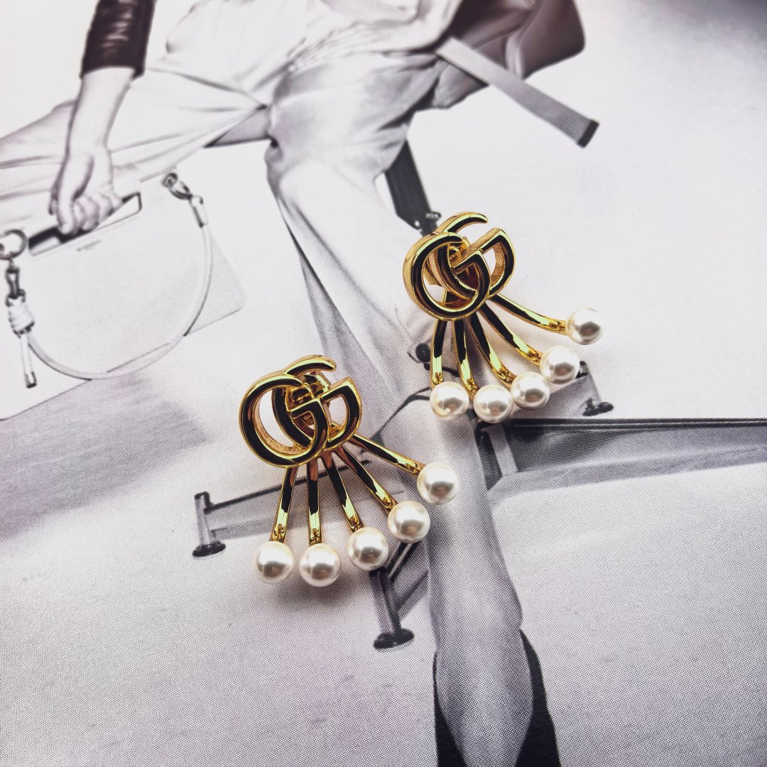 Gucci GG Marmont Crystal Fan Earrings | Iconic Style w/ Pearl Details 5 cmp a1750941396039 6464