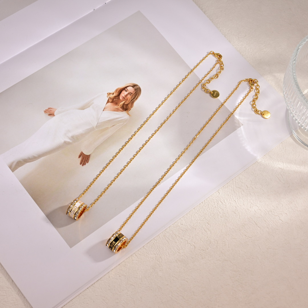 项链耳环❤️迪奥 新款👼一线大牌都爱的Dior·迪奥 新品套装 金属质感逆袭版字母潮范儿抢风头  完全胜