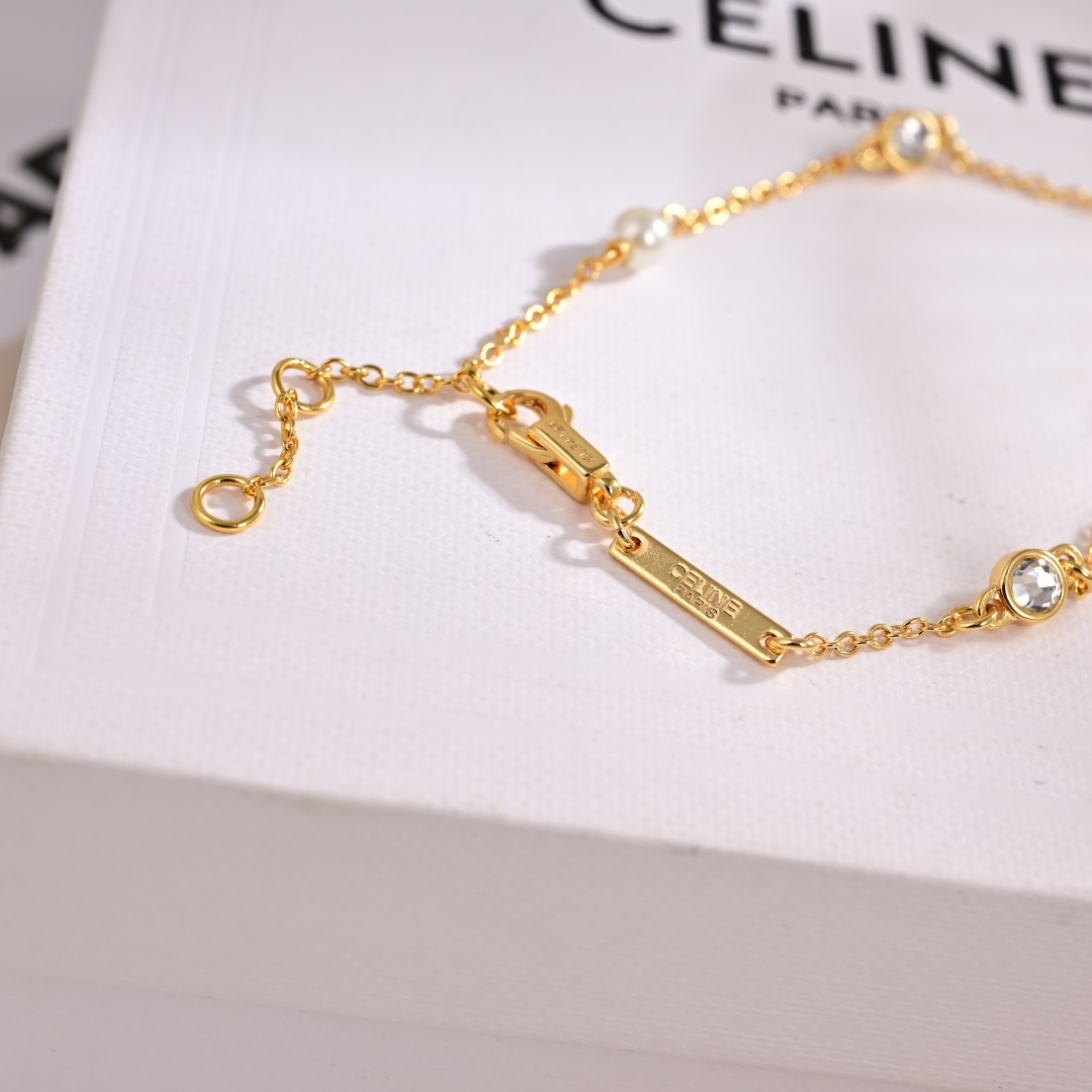 项链手链❤️❤️Celine 新款项链 手链🍉 与众不同的设计 个性十足 颠覆你对传统项链的印象 使其魅