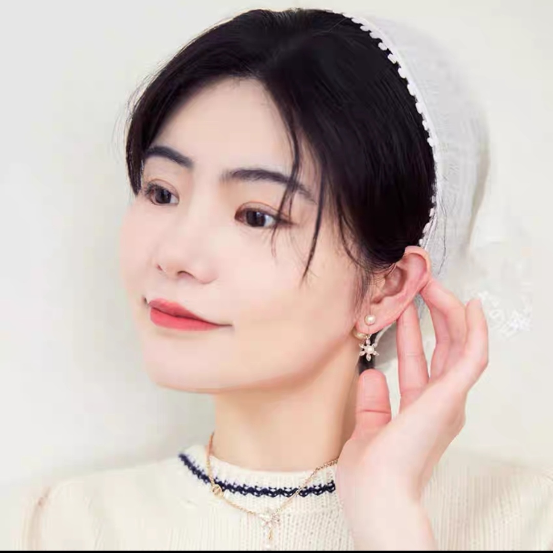 ❤️迪奥 新款👼一线大牌都爱的Dior·迪奥 新品雪花耳环 金属质感逆袭版字母潮范儿抢风头  完全胜任现