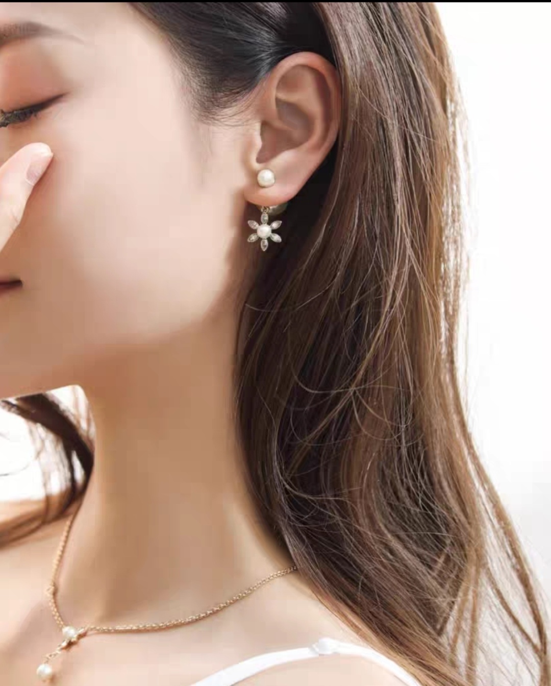 ❤️迪奥 新款👼一线大牌都爱的Dior·迪奥 新品雪花耳环 金属质感逆袭版字母潮范儿抢风头  完全胜任现